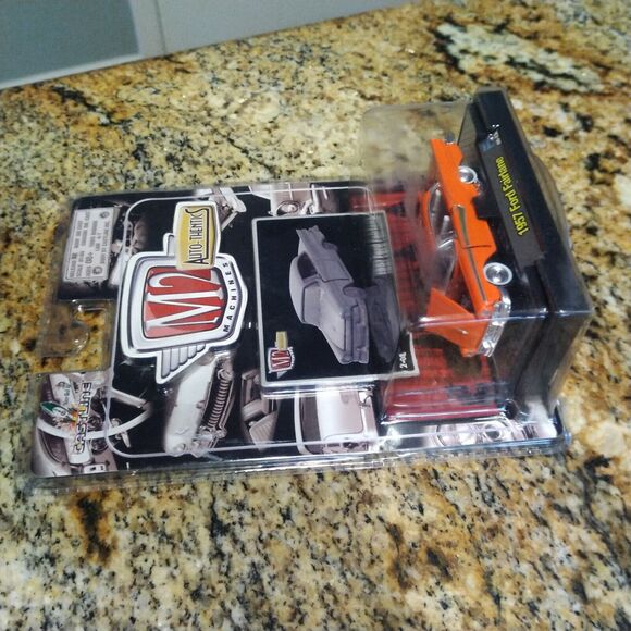 2008 M2 Machines Auto-Thentics 1:64 Scale Die Cast 1957 Ford Fairlane New Sealed - Picture 7 of 10